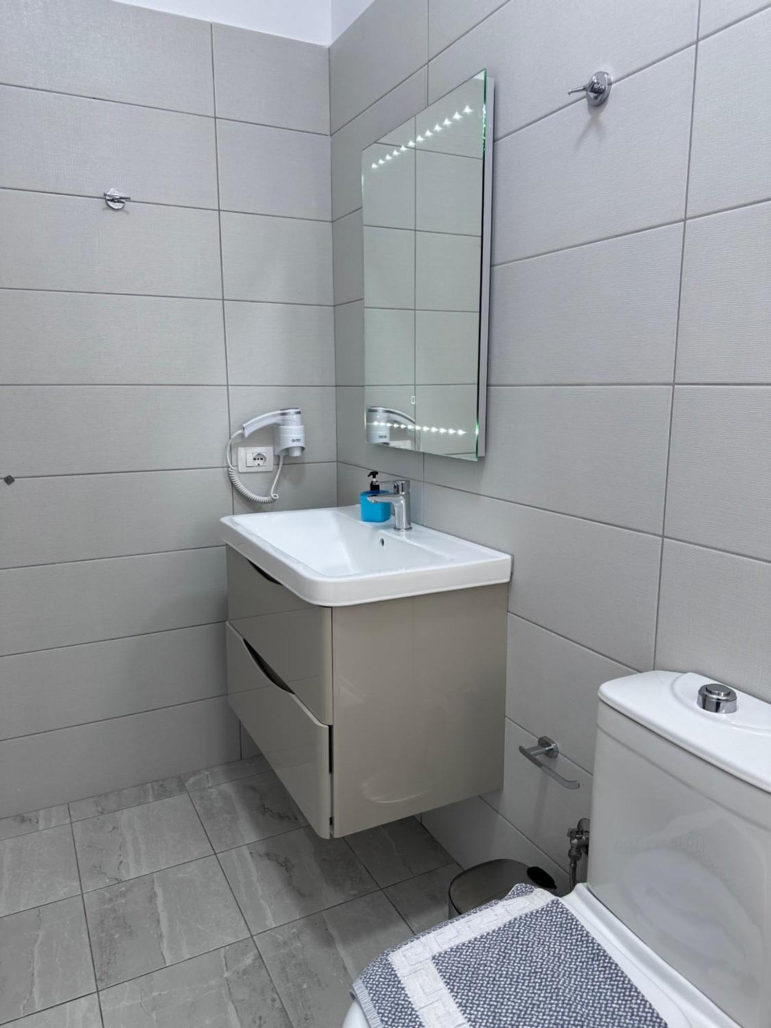 Vila Melina Himare Luaran gambar